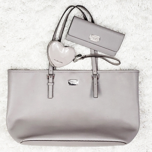 Michael Kors Handbags - Michael Kors Pearl Grey Jet Set Tote Bundle.